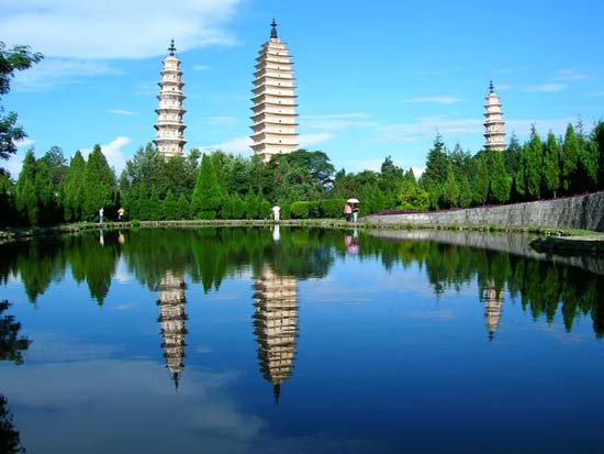 <北京到云南昆明+大理+丽江+版纳8日>玉龙雪山+丽江古城+野象谷+